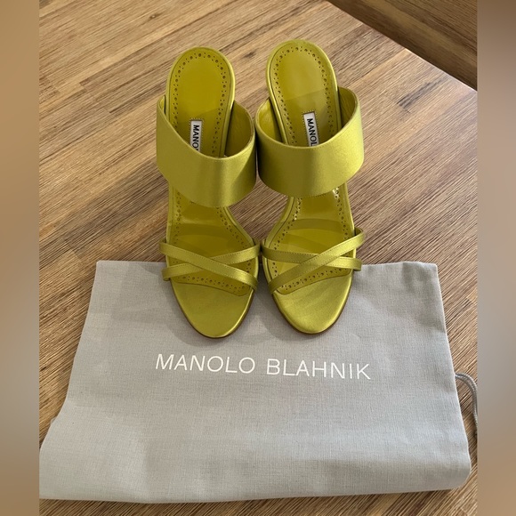 NEW Manolo Blahnik 36 Gueypla Green Satin 90mm mule sandals - Picture 1 of 3